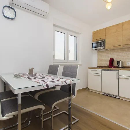 Gornje Starine 公寓 Tribalj