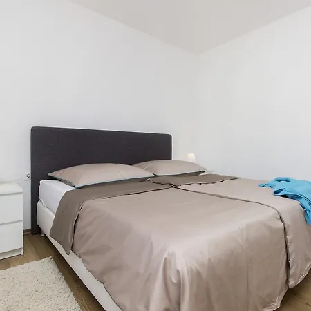 Gornje Starine 公寓 Tribalj