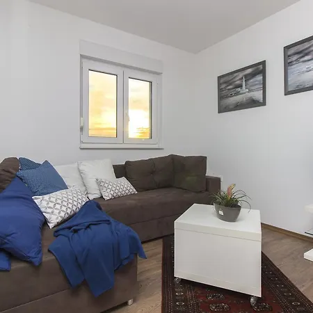 Gornje Starine 公寓 *